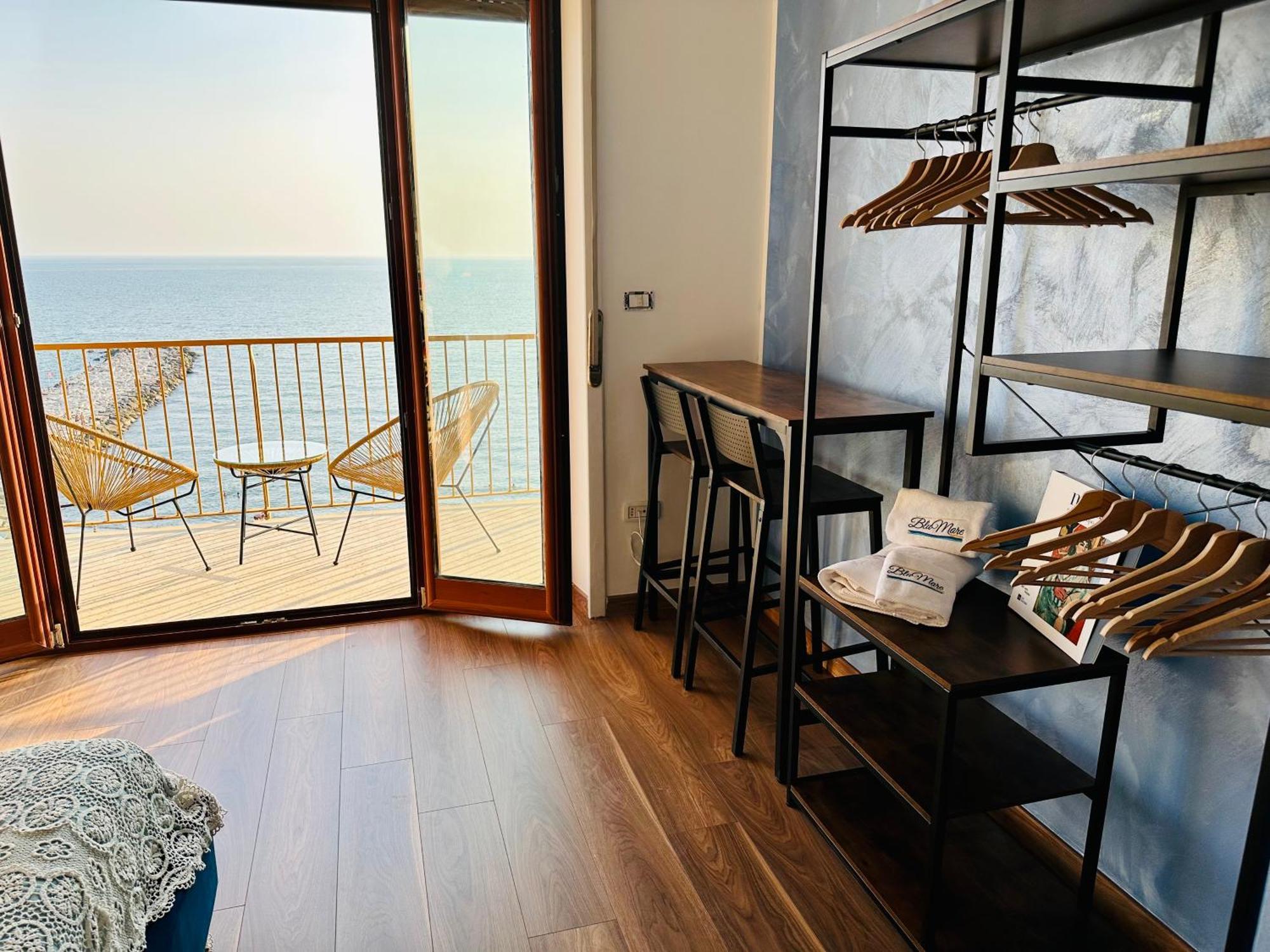 Hotel Blumare Arthouse à Salernes Extérieur photo